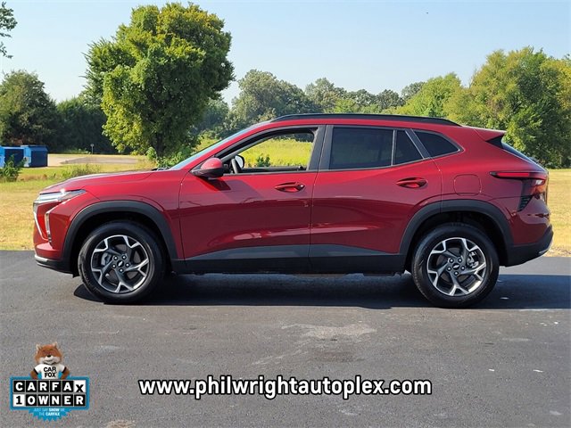 Used 2025 Chevrolet Trax LT image 6