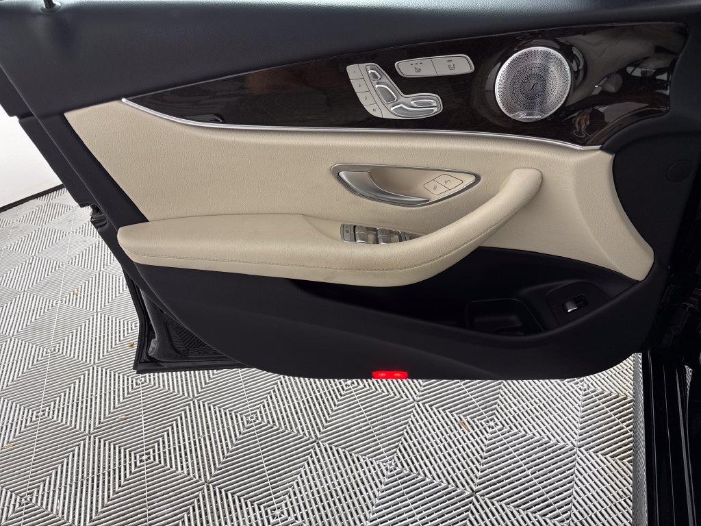 Used 2020 Mercedes-Benz E 350 Sedan image 9