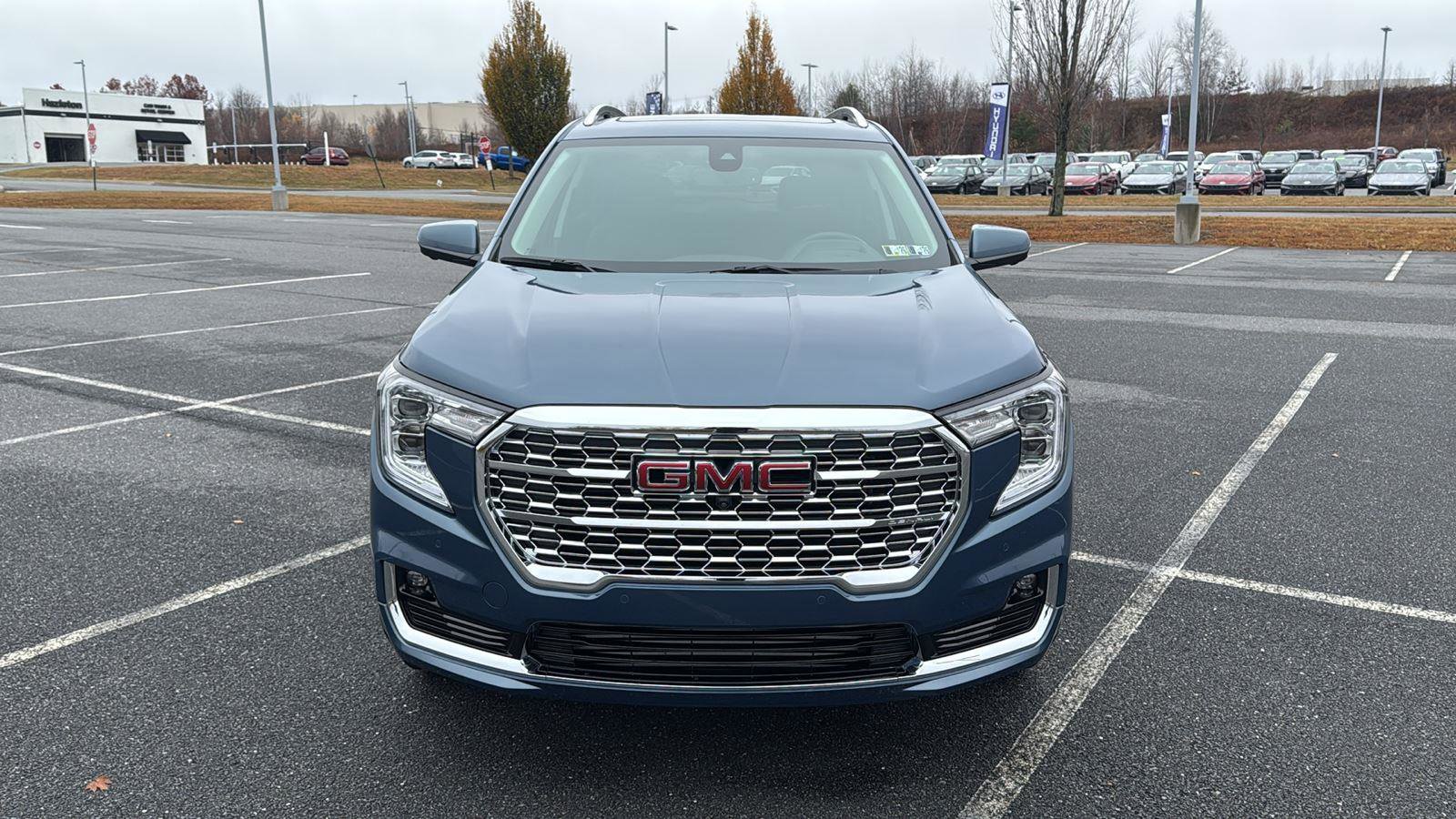 Used 2024 GMC Terrain Denali w/ Denali Premium Package image 16