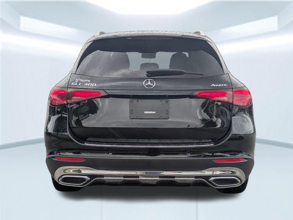 Used 2024 Mercedes-Benz GLC 300 4MATIC image 4