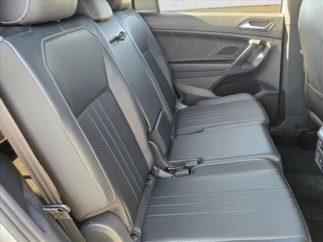 Used 2023 Volkswagen Tiguan SE R-Line image 20