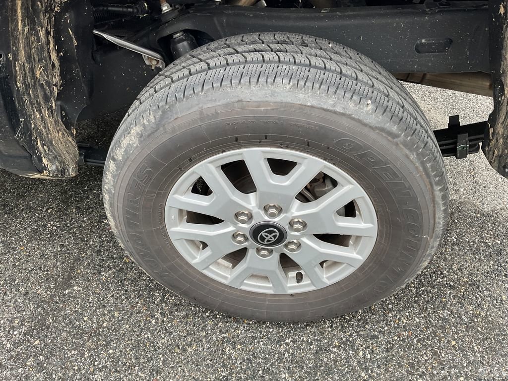 Used 2025 Toyota Tacoma SR w/ SR Upgrade Package image 5