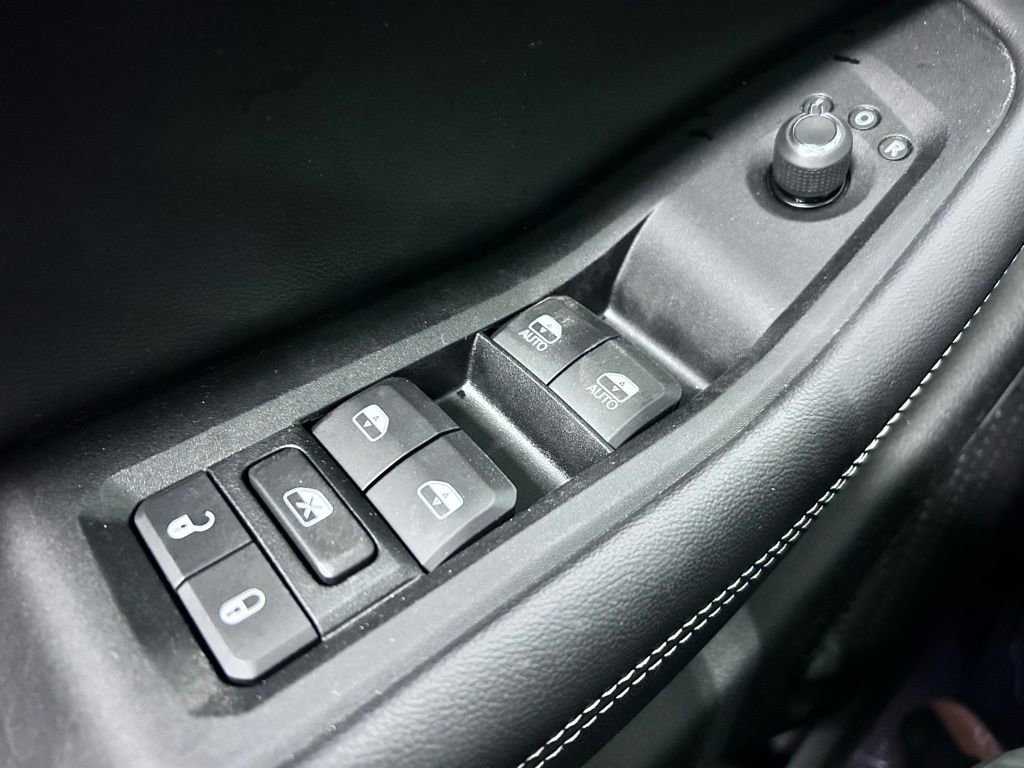 Used 2023 Jeep Grand Cherokee Altitude image 5