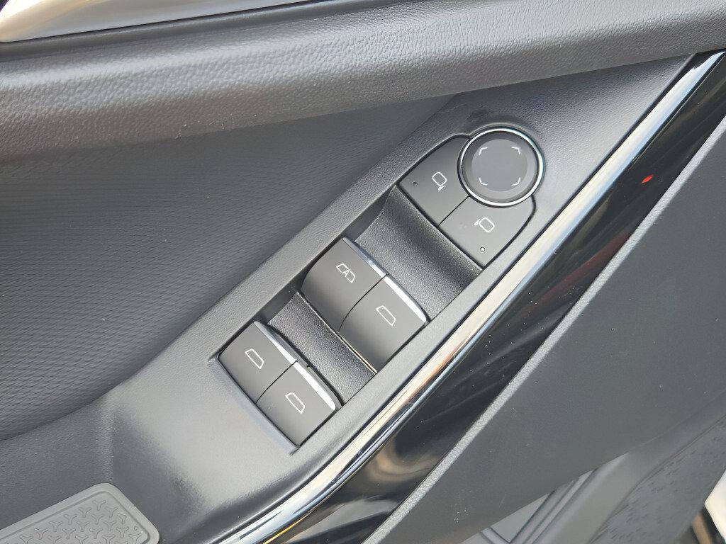 New 2027 Chevrolet Equinox RS AWD/4WD image 24