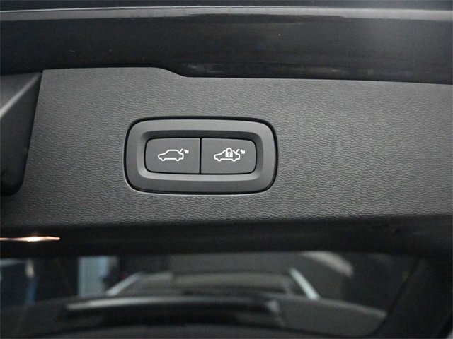 Used 2024 Volvo V60 B5 Cross Country Plus image 22