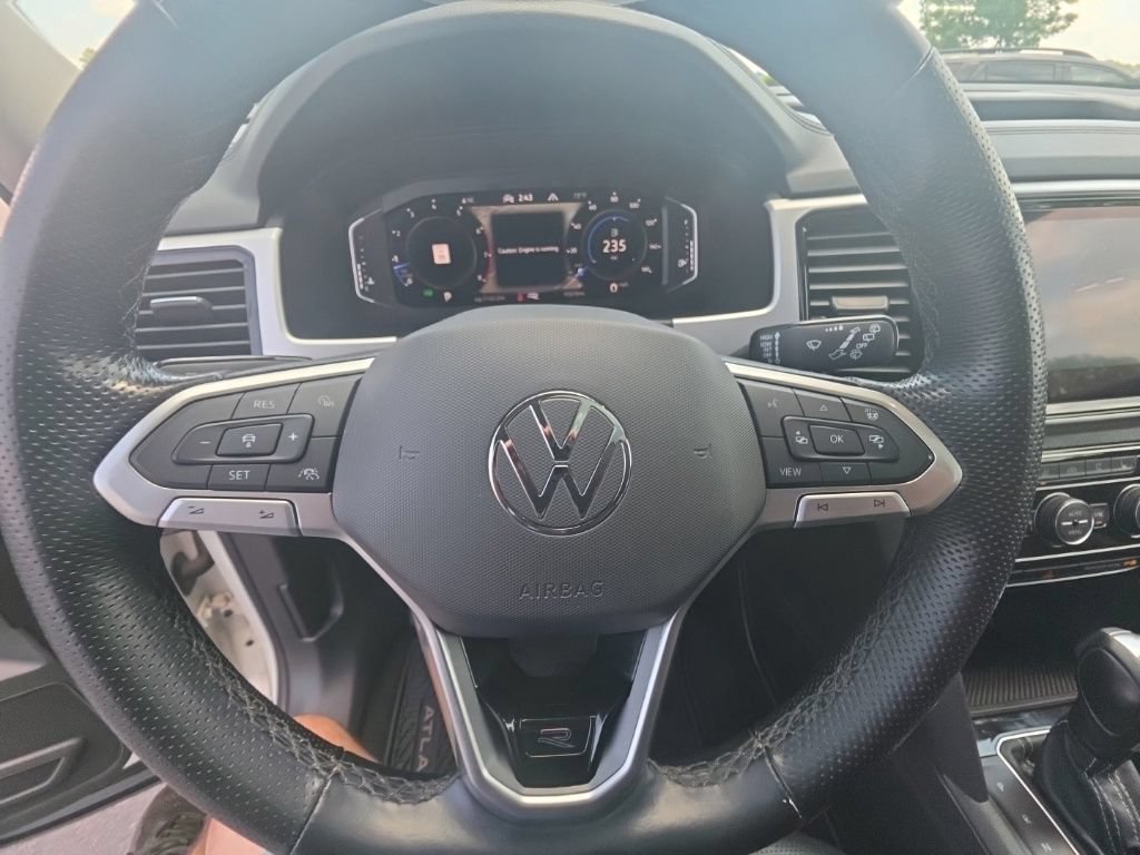 Used 2022 Volkswagen Atlas SEL Premium AWD/4WD image 17