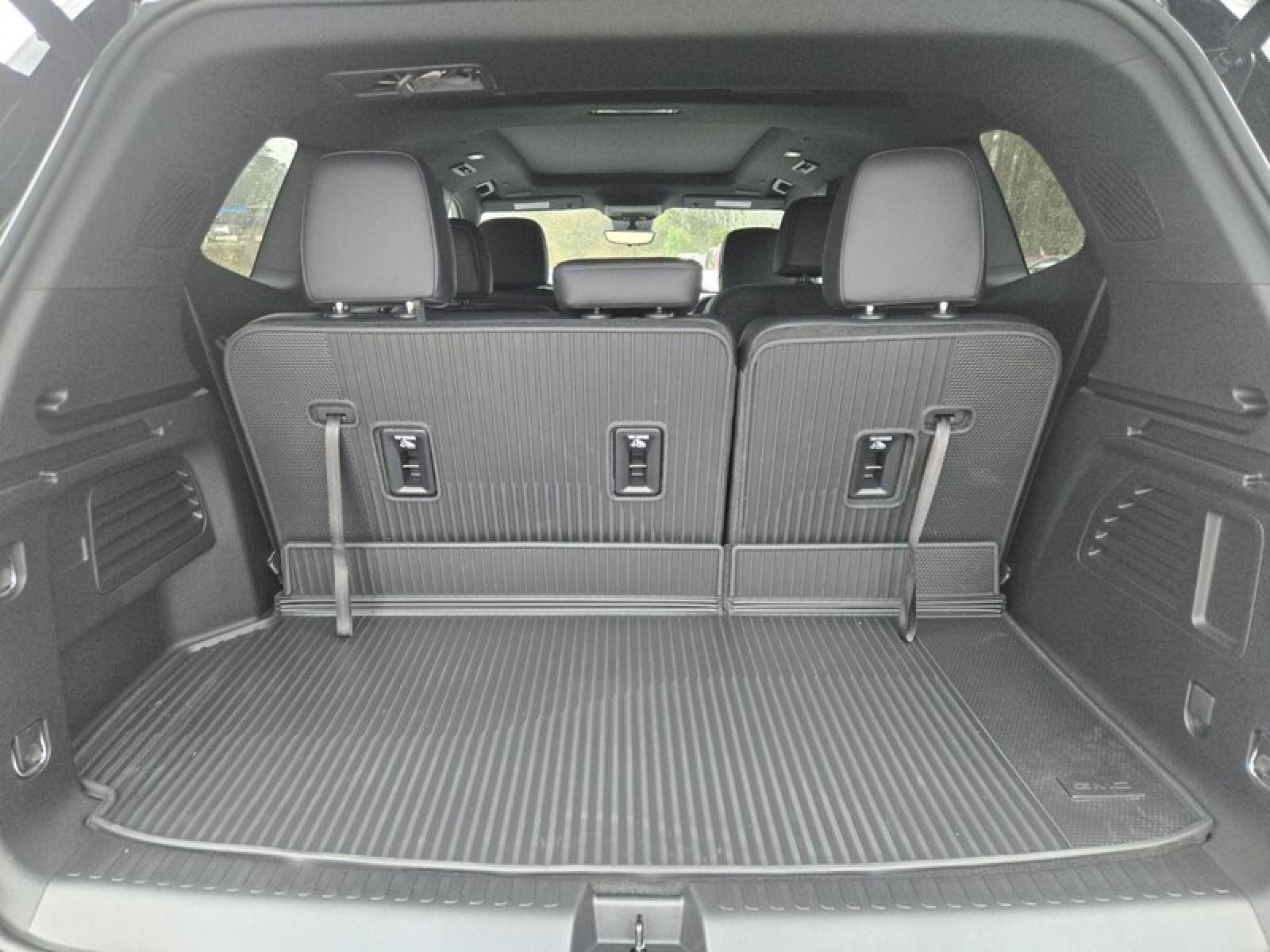 New 2026 GMC Acadia Elevation w/ Black Edition FWD image 7