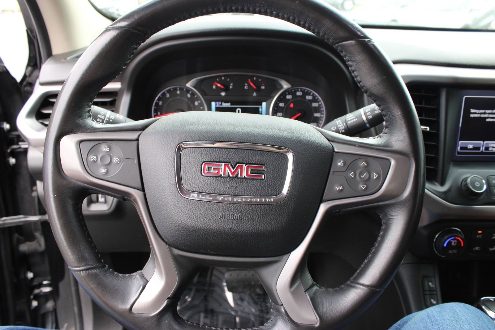 Used 2019 GMC Acadia SLT AWD/4WD image 12