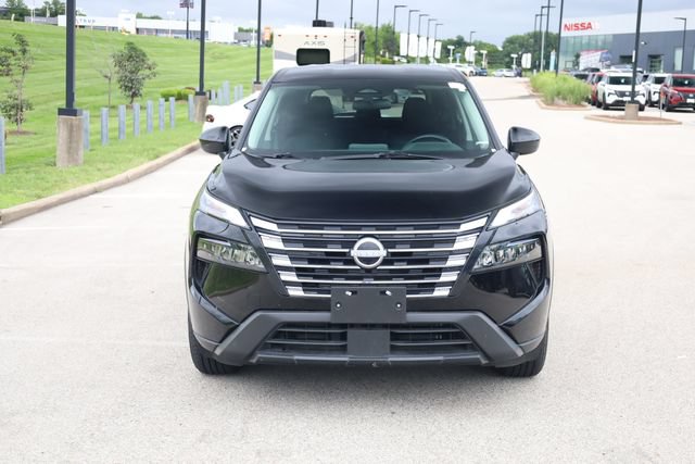 Certified 2025 Nissan Rogue SV FWD image 3