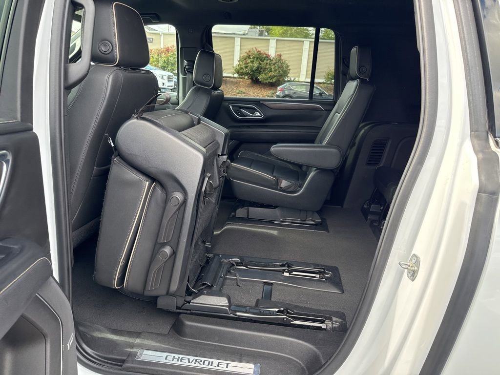 Used 2023 Chevrolet Suburban Premier image 38