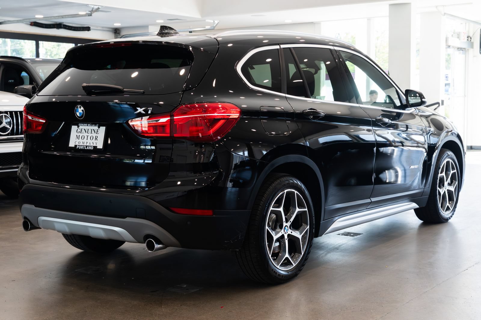 Used 2018 BMW X1 xDrive28i AWD/4WD image 4