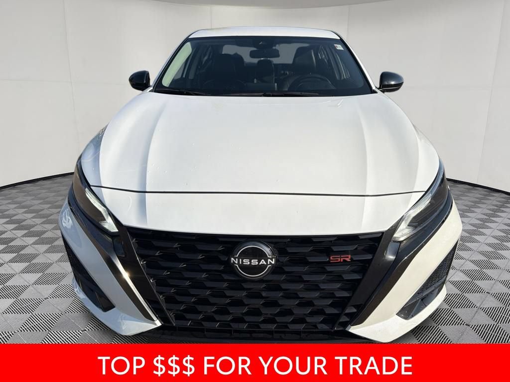 Used 2024 Nissan Altima 2.5 SR FWD image 2