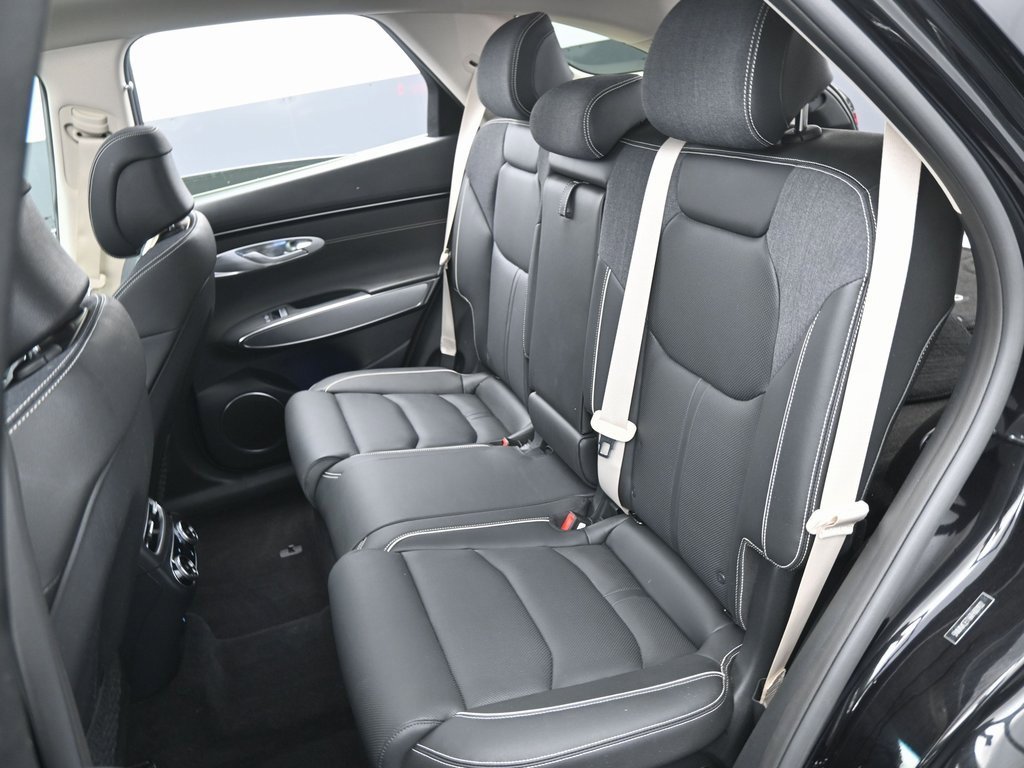 Used 2024 Genesis Electrified GV70 Advanced image 33