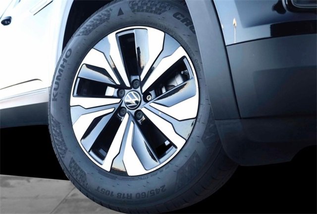 New 2026 Volkswagen Atlas Cross Sport SE image 3