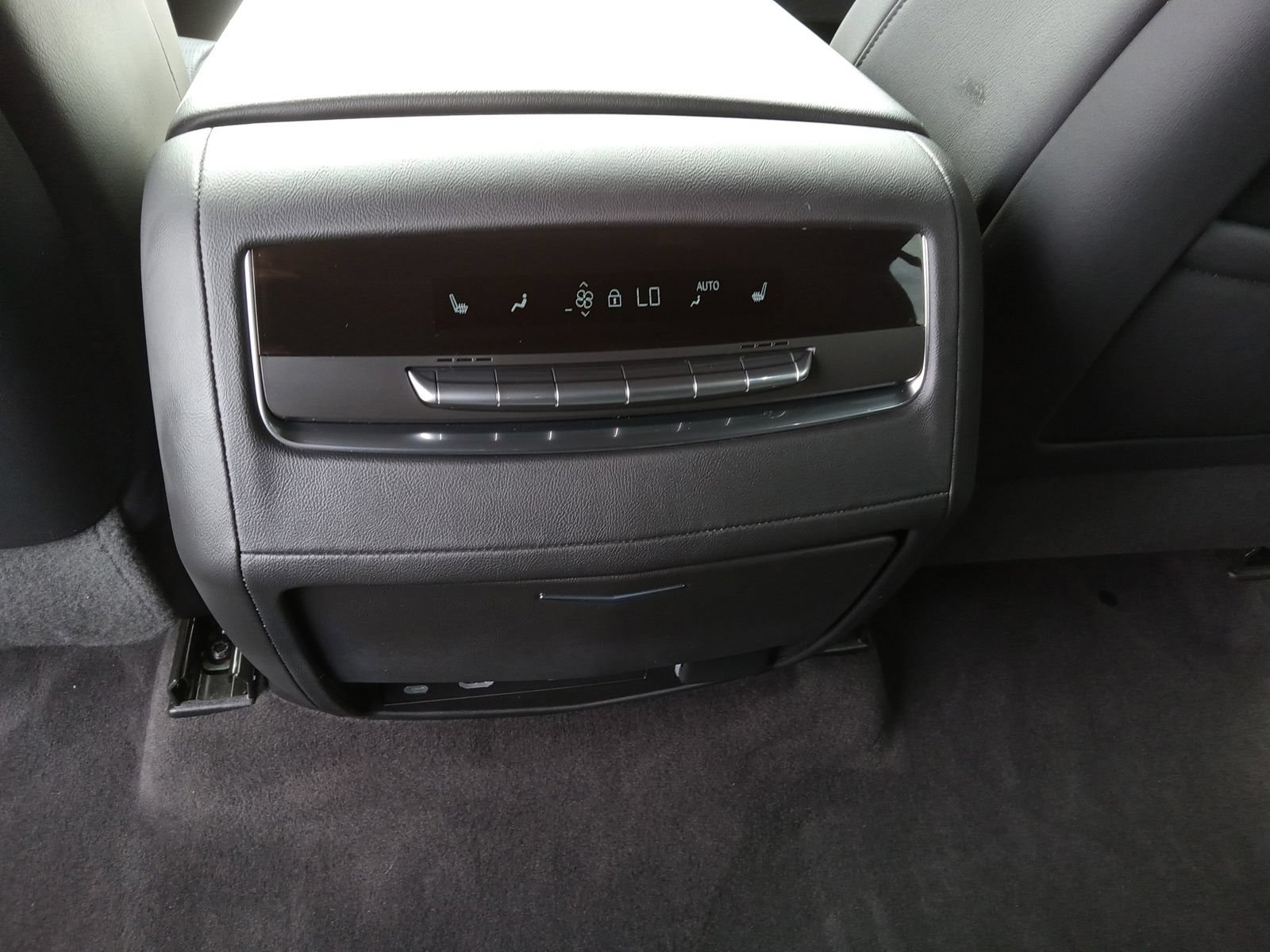Used 2023 Cadillac Escalade Sport w/ LPO, ONYX Package AWD/4WD image 28