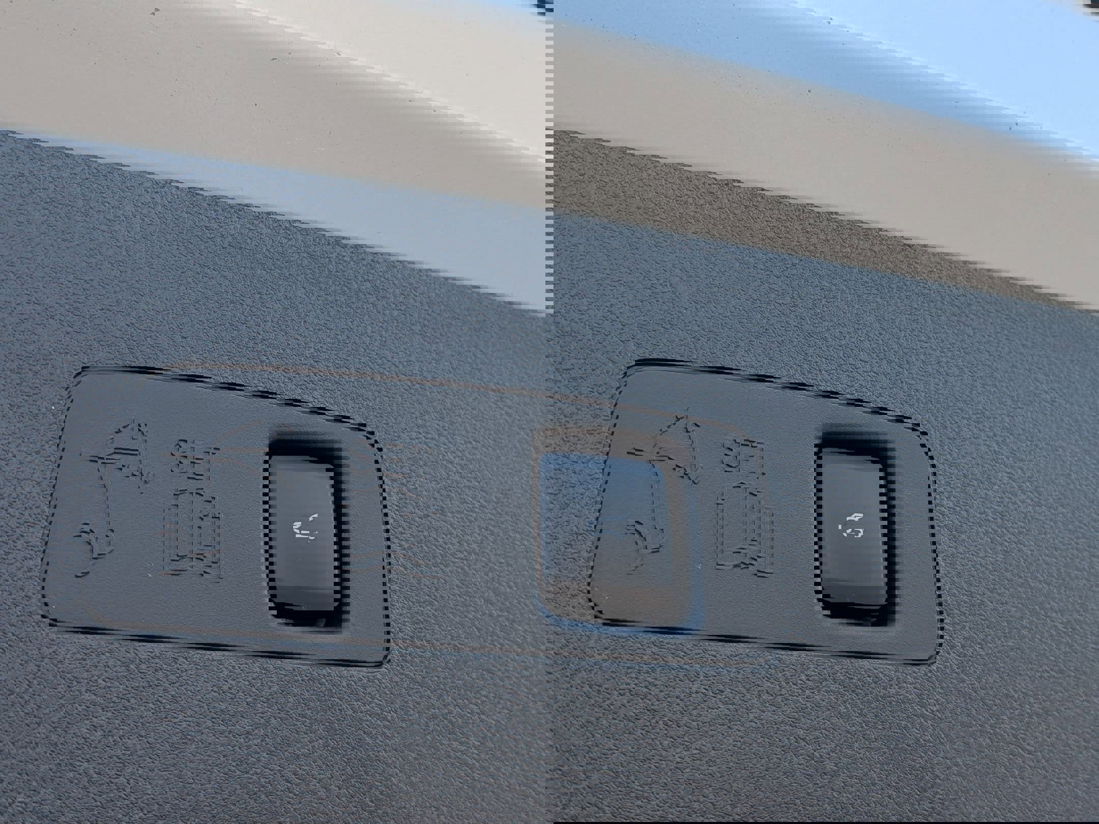 Used 2025 Lincoln Corsair Reserve w/ Equipment Group 202A image 28