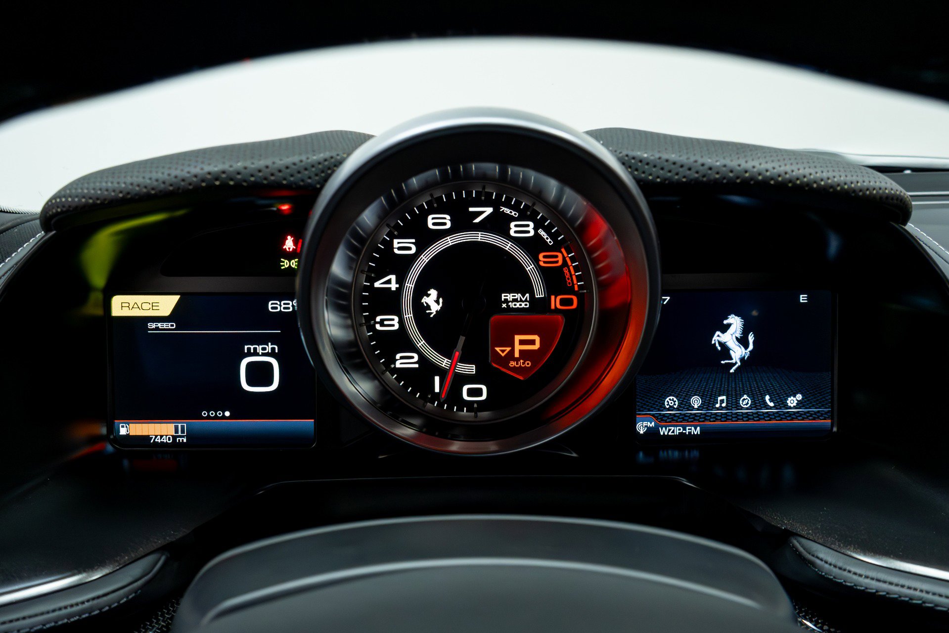 Used 2020 Ferrari 812 Superfast RWD image 11