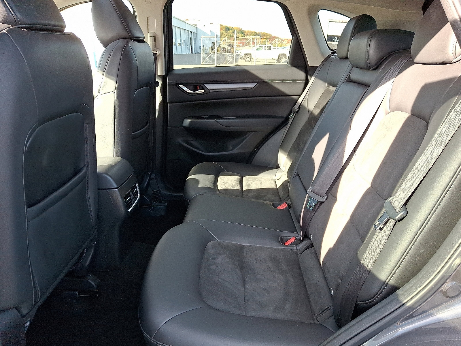 Used 2017 MAZDA CX-5 Touring w/ Preferred Equipment Package image 10