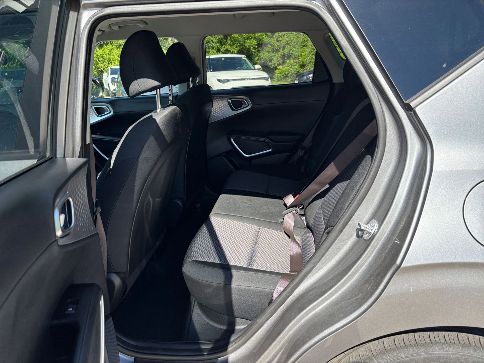 Used 2025 Kia Soul LX w/ LX Technology Package FWD image 22
