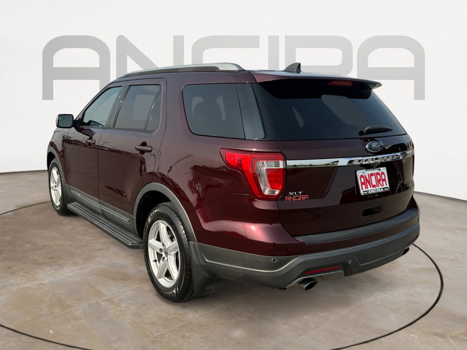 Used 2018 Ford Explorer XLT FWD image 9