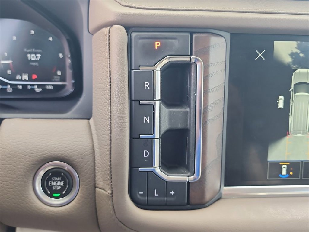Used 2022 GMC Yukon Denali w/ Advanced Technology Package image 17