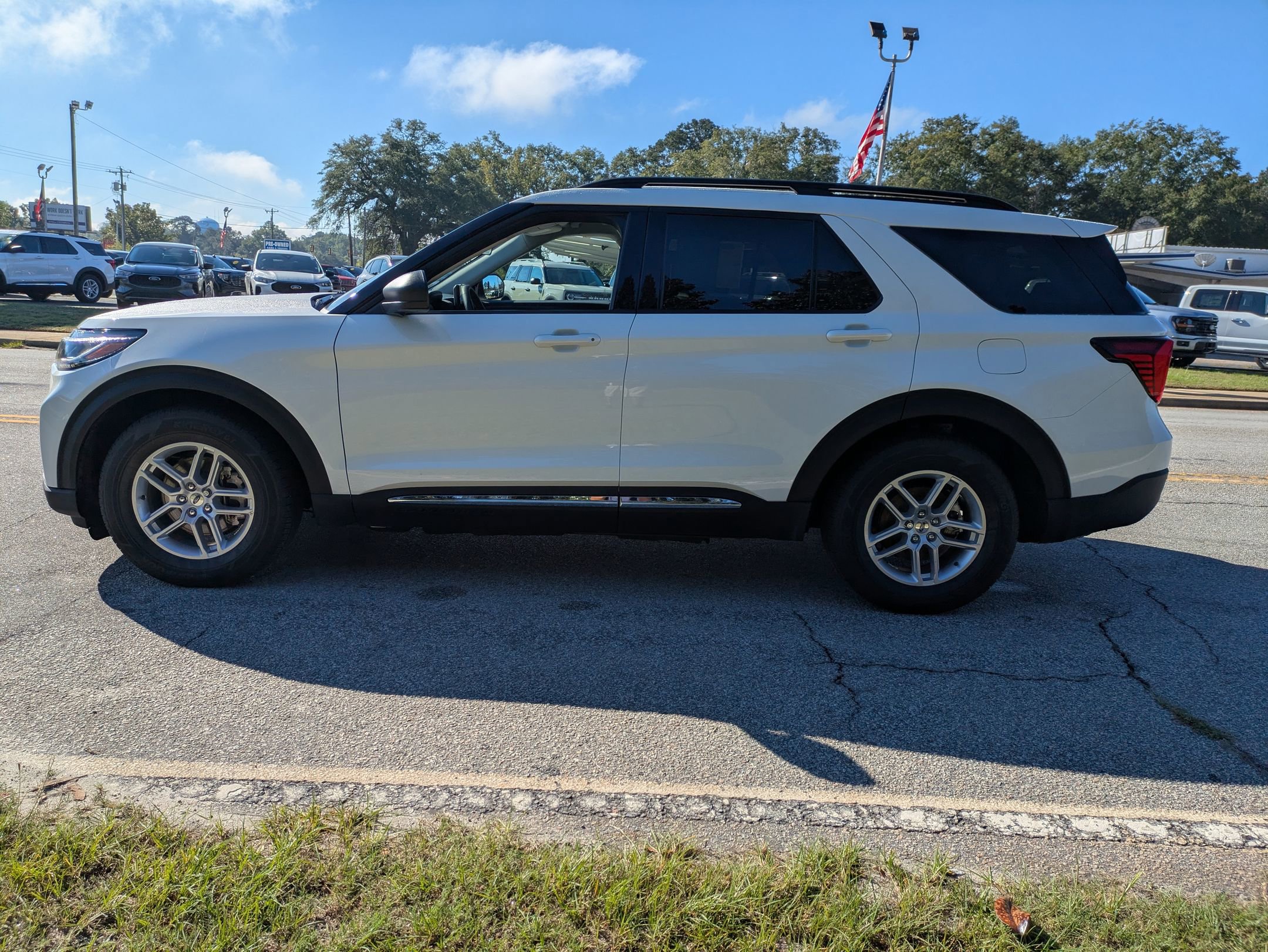 Certified 2025 Ford Explorer Active image 7