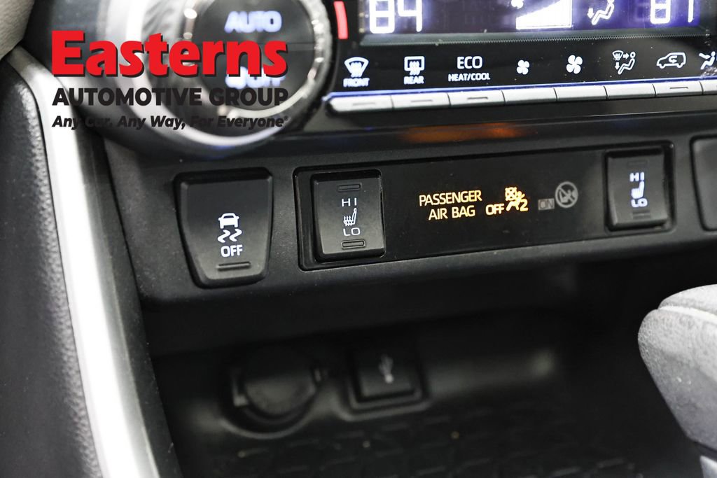 Used 2022 Toyota RAV4 XLE w/ Convenience Package AWD/4WD image 21
