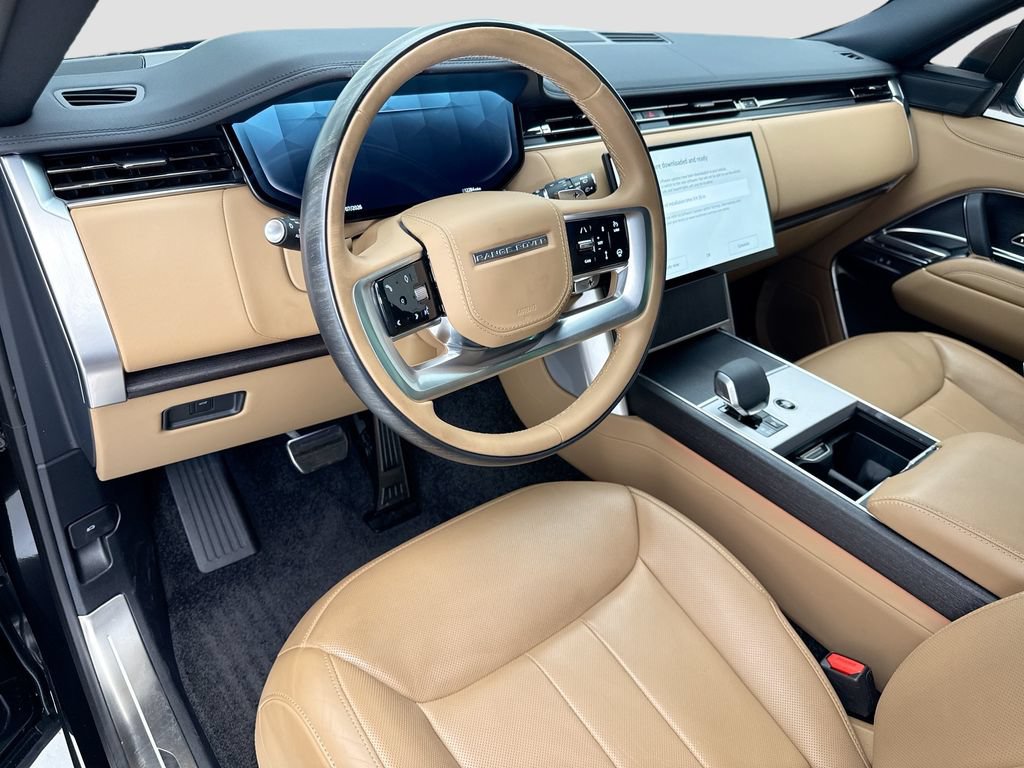 Used 2025 Land Rover Range Rover SE AWD/4WD image 9