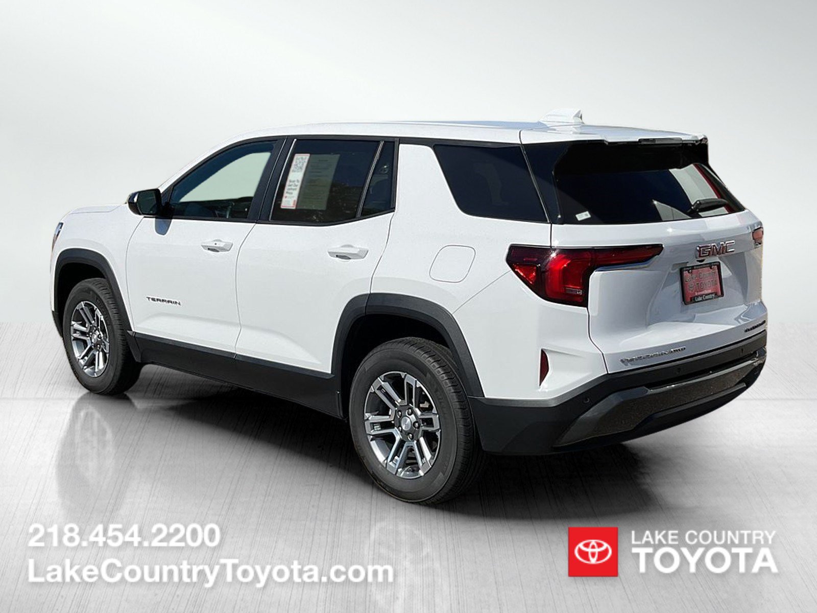 Used 2025 GMC Terrain Elevation AWD/4WD image 3