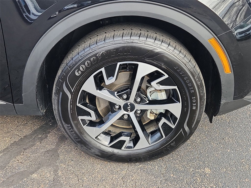 Certified 2025 Kia Sportage EX image 8