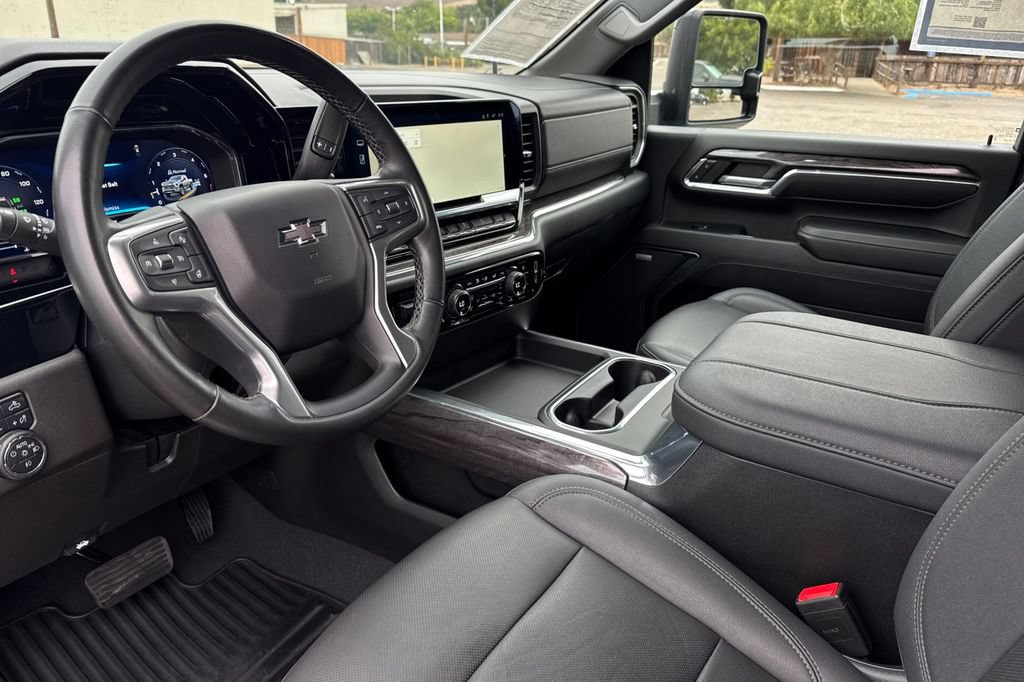 Used 2024 Chevrolet Silverado 2500 LTZ w/ LTZ Plus Package AWD/4WD image 10