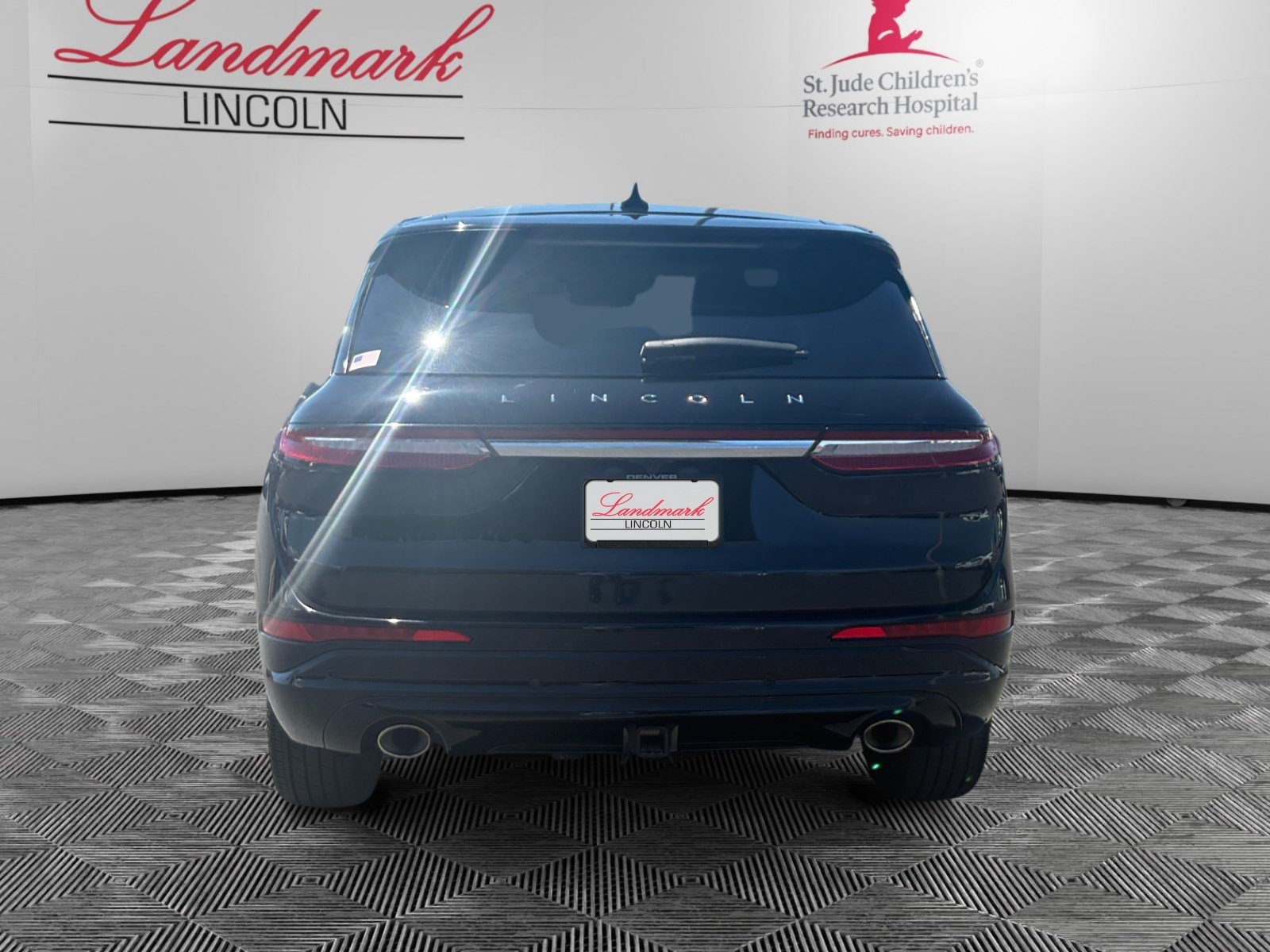 Certified 2024 Lincoln Corsair AWD w/ Equipment Group 102A image 4