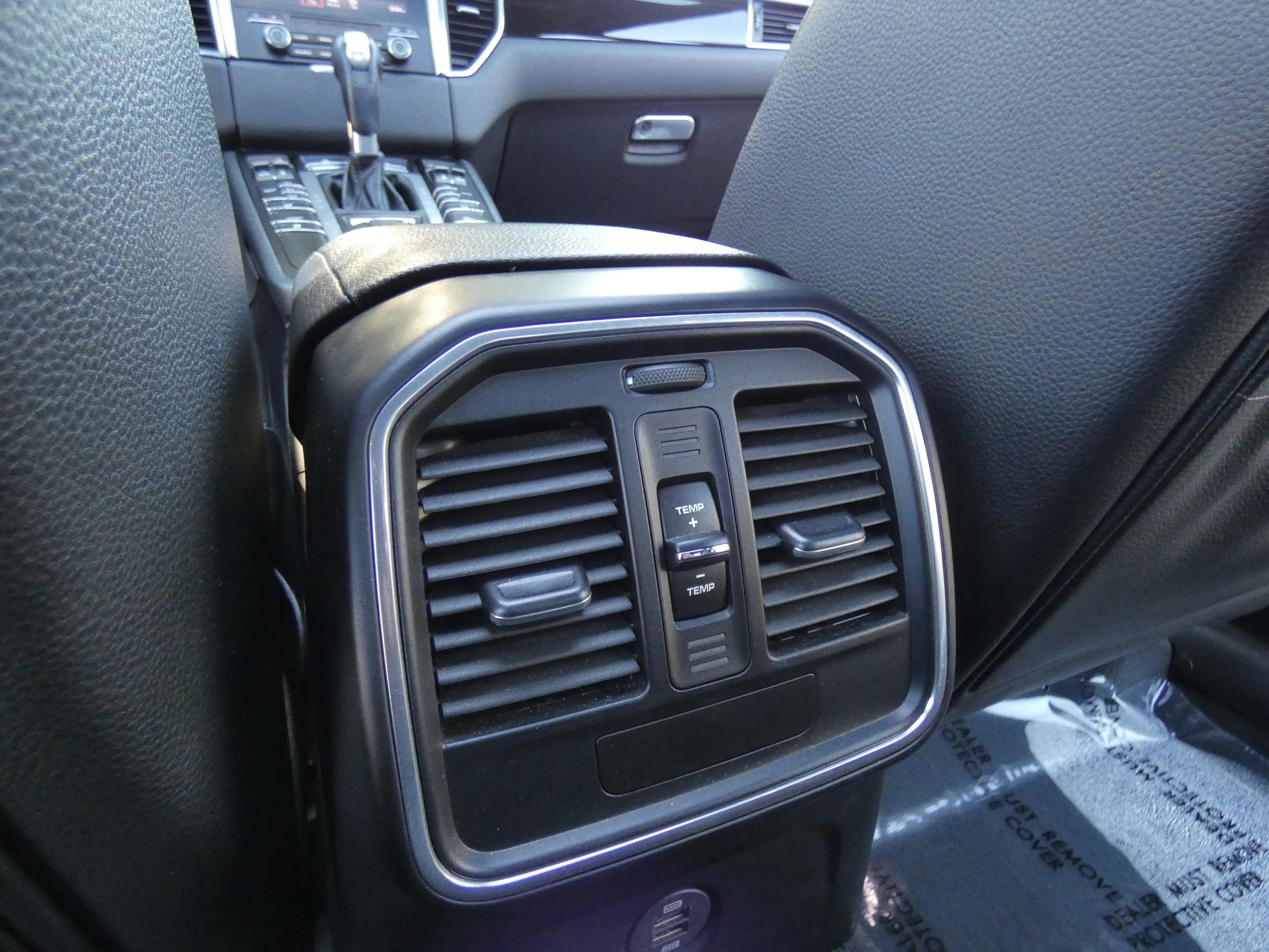 Used 2018 Porsche Macan Sport Edition image 52