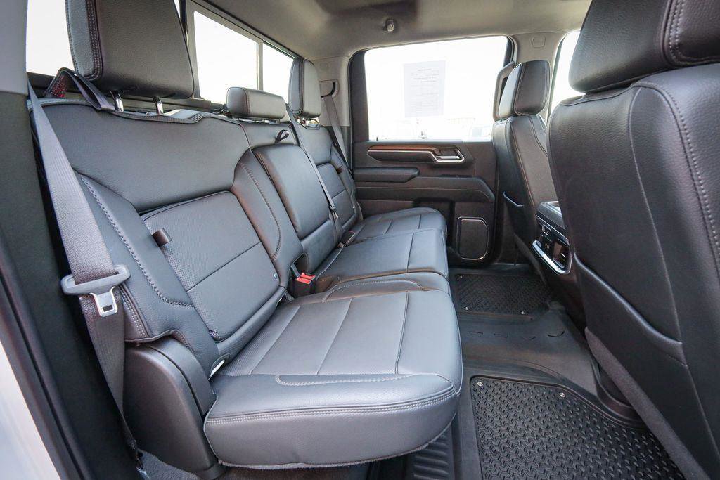 Used 2024 GMC Sierra 3500 Denali w/ Denali Reserve Package image 28