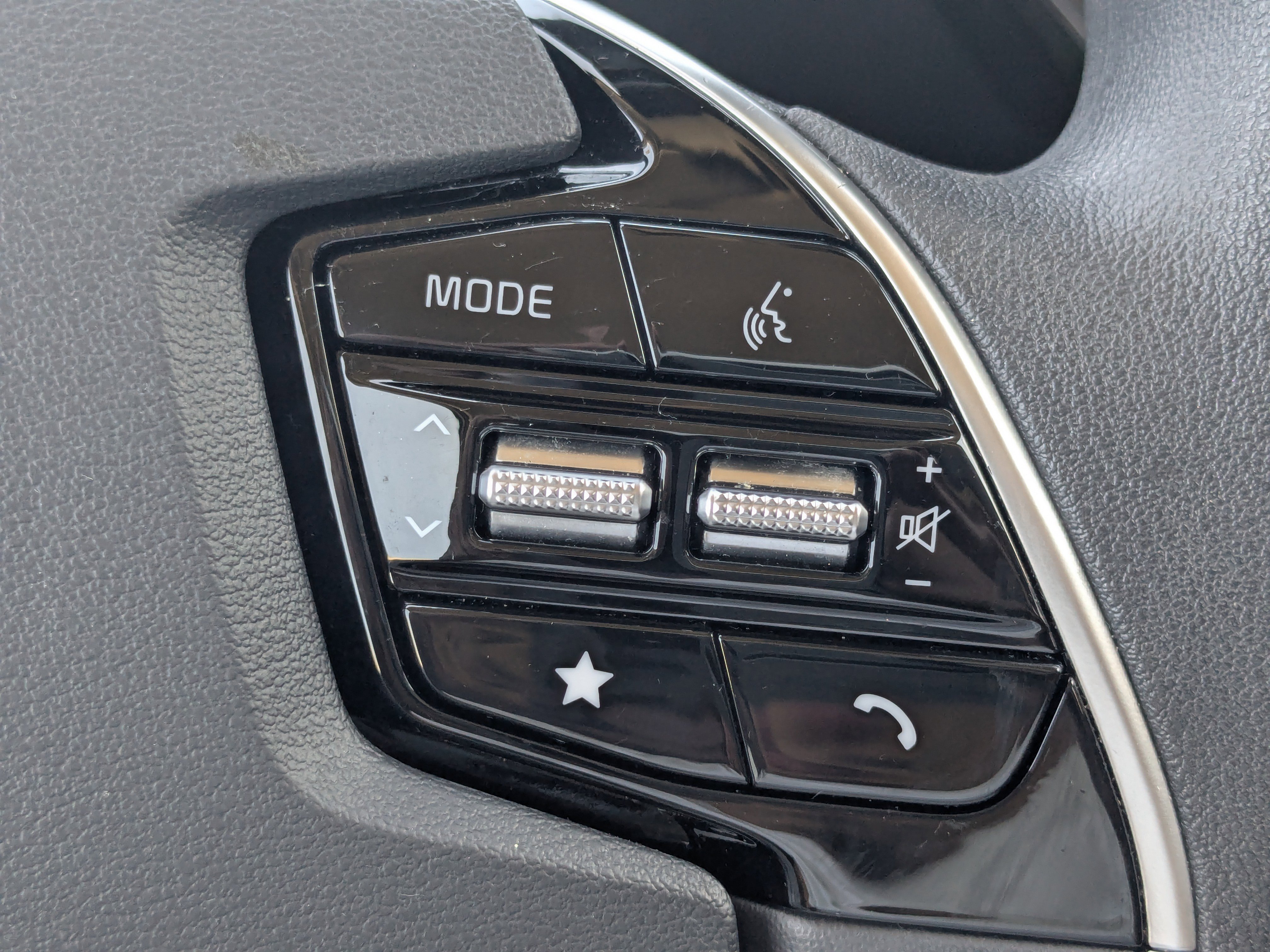 Certified 2024 Kia Niro LX image 34