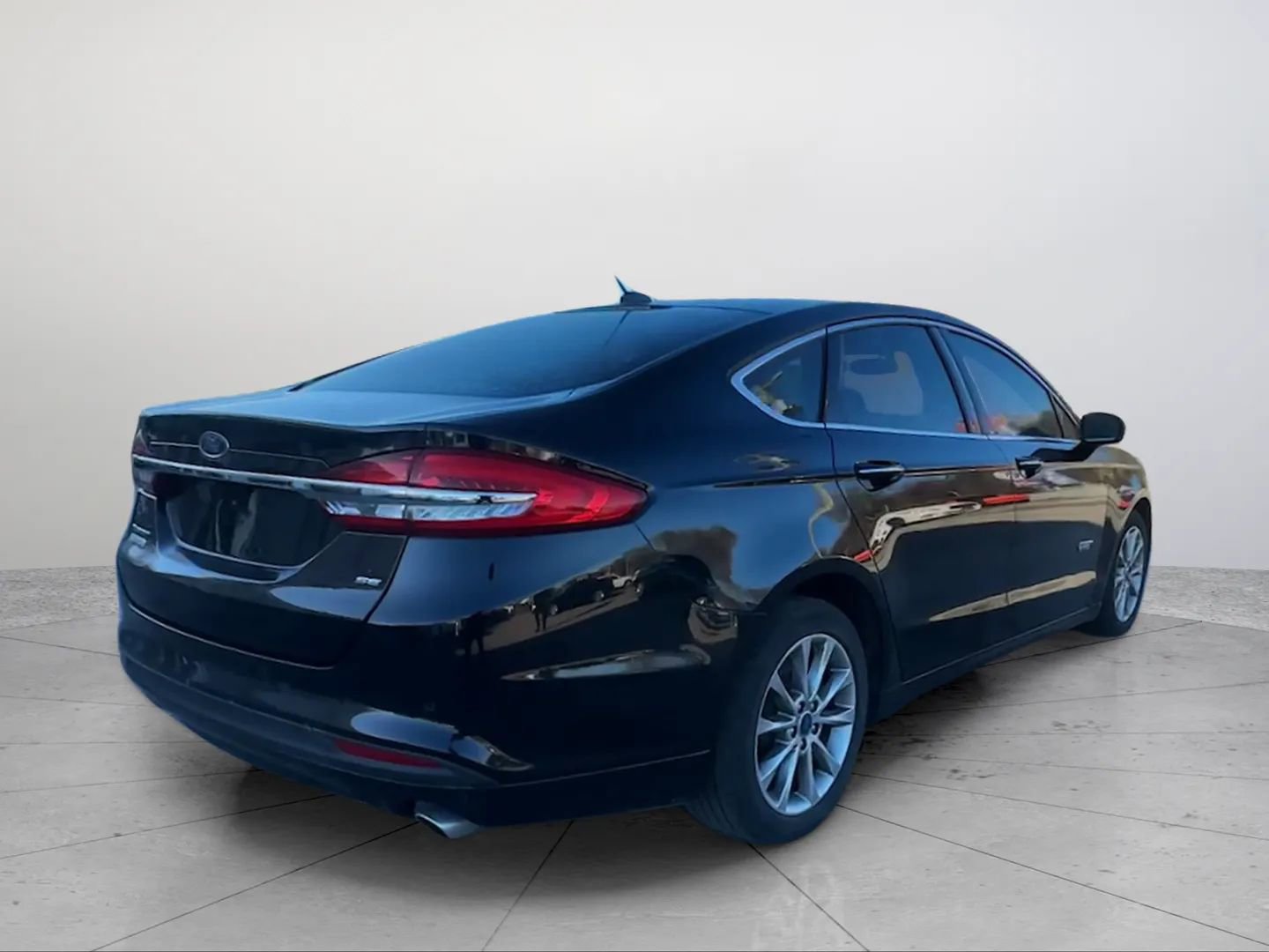 Used 2018 Ford Fusion Energi SE image 5