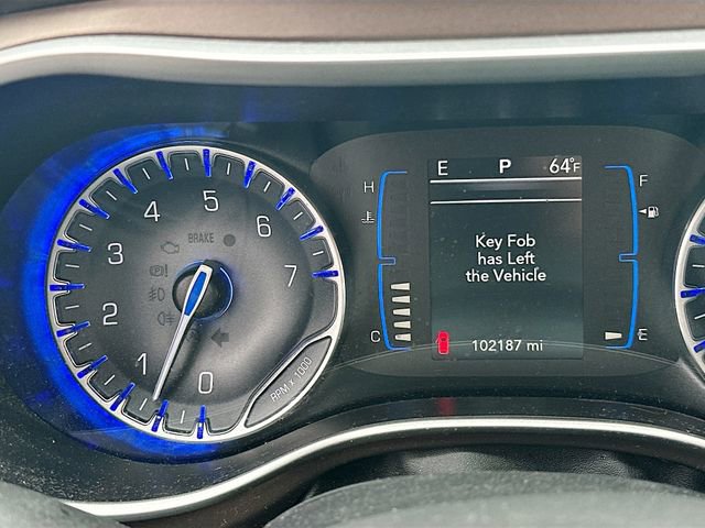 Used 2017 Chrysler Pacifica Touring-L image 13