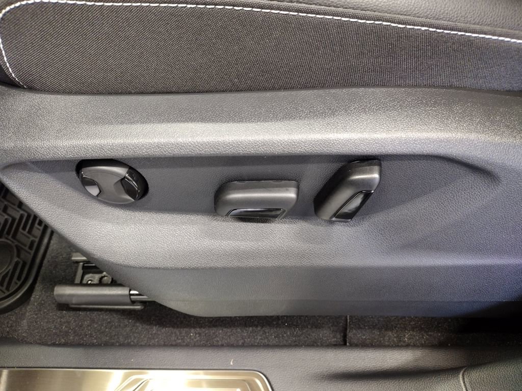 New 2026 Volkswagen Atlas SE image 24