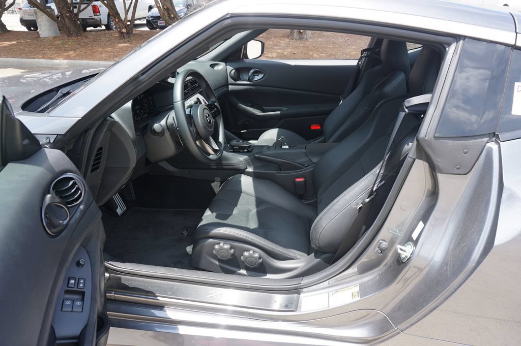 Used 2024 Nissan Z Performance w/ Floor Mat Package RWD image 2