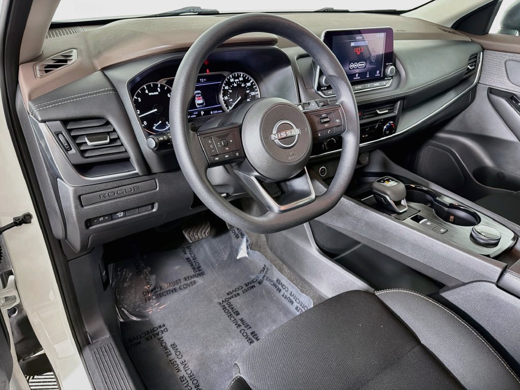 Used 2023 Nissan Rogue S AWD/4WD image 9