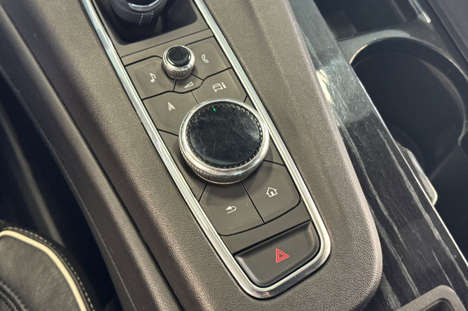 Used 2021 Cadillac Escalade ESV Sport w/ Driver Assist Tech Package AWD/4WD image 29