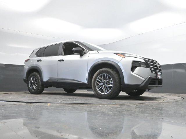 Used 2024 Nissan Rogue S AWD/4WD image 41