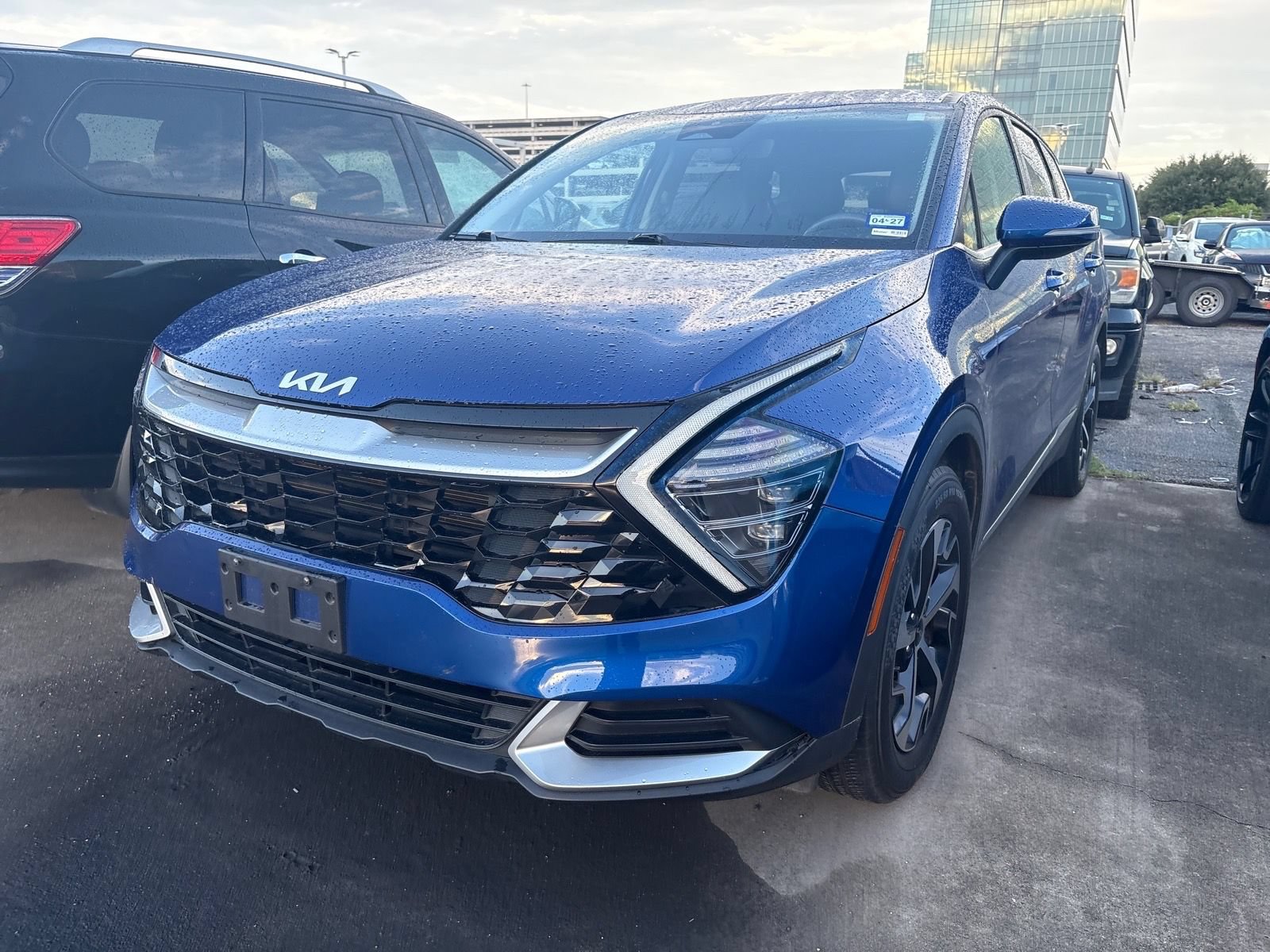 Used 2024 Kia Sportage EX FWD image 2