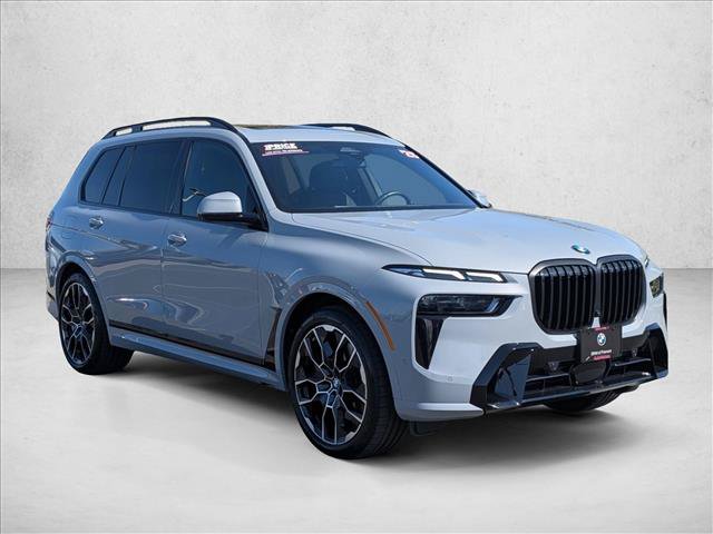 Used 2025 BMW X7 xDrive40i w/ M Sport Package AWD/4WD image 3