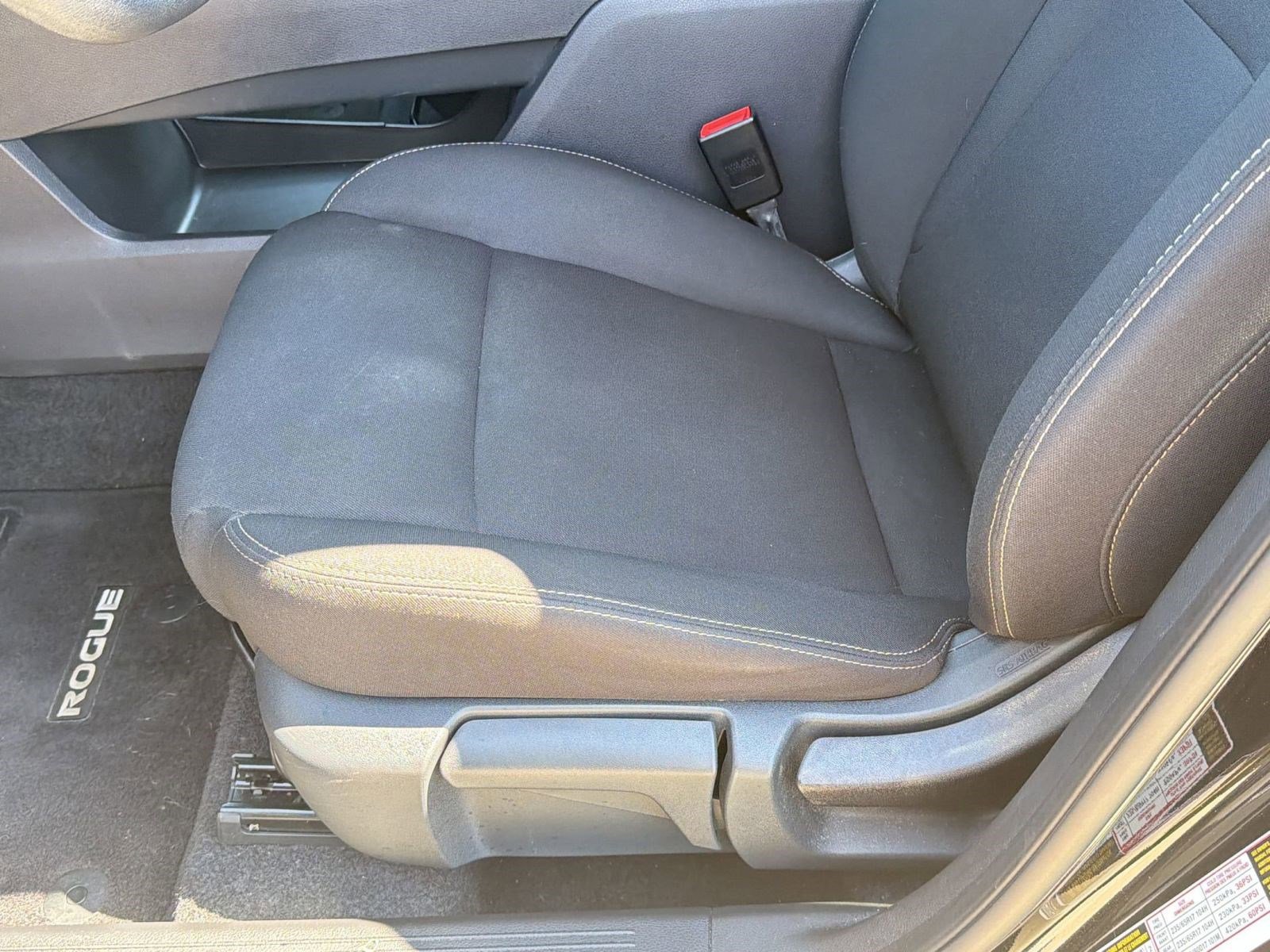 Used 2023 Nissan Rogue S image 14