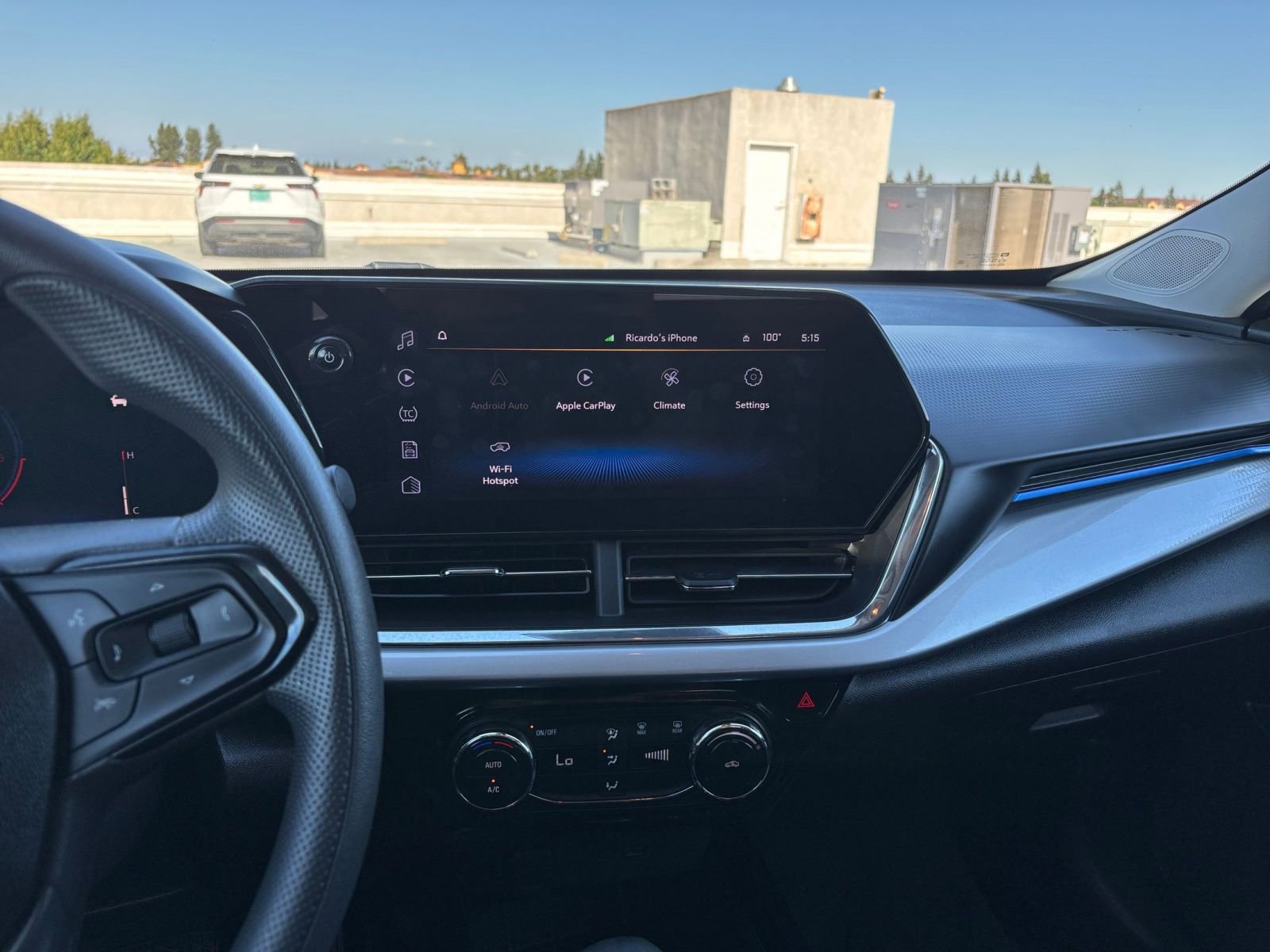 Used 2025 Chevrolet Trax LT FWD image 17