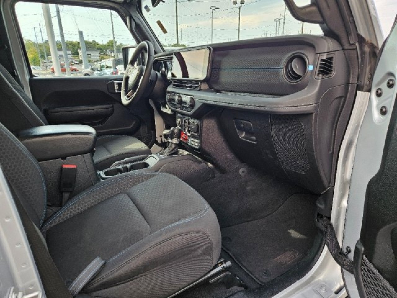 Used 2024 Jeep Wrangler Unlimited Rubicon 4xe image 16