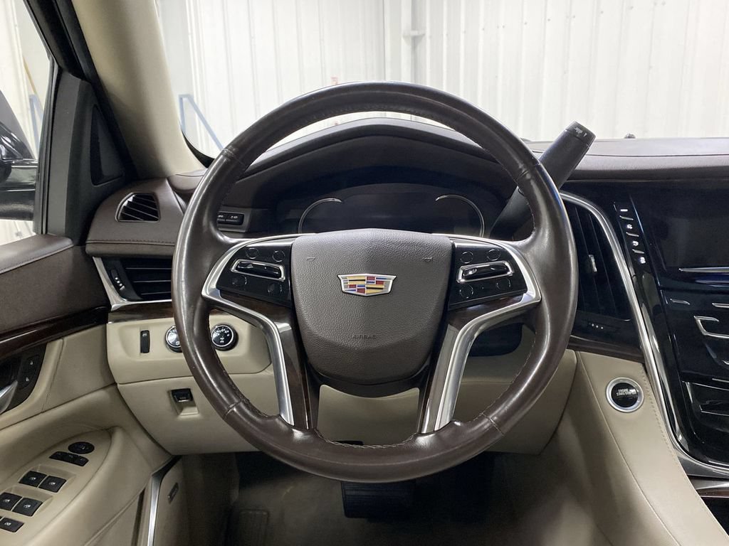Used 2017 Cadillac Escalade Premium Luxury AWD/4WD image 21