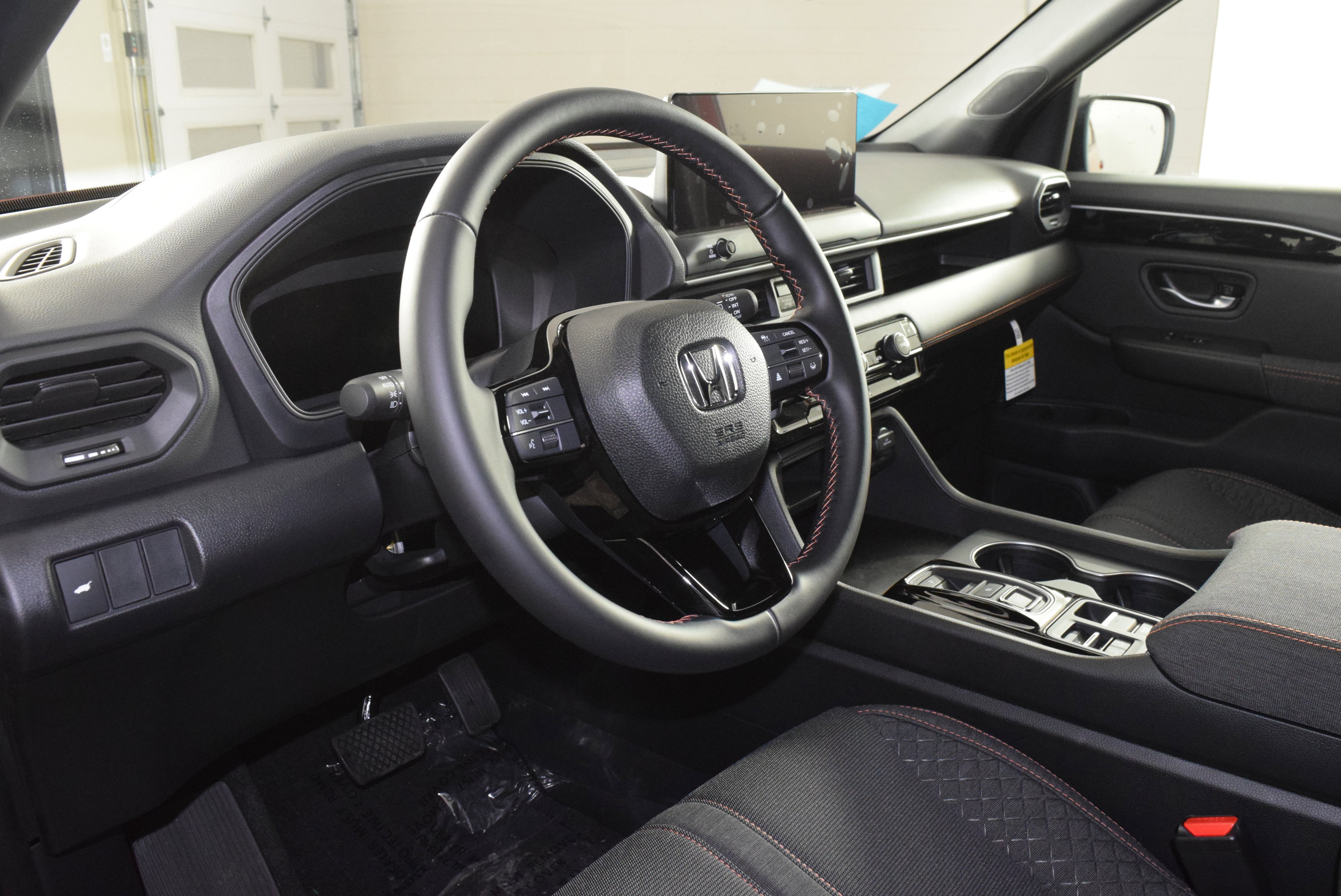 New 2026 Honda Pilot Sport image 2