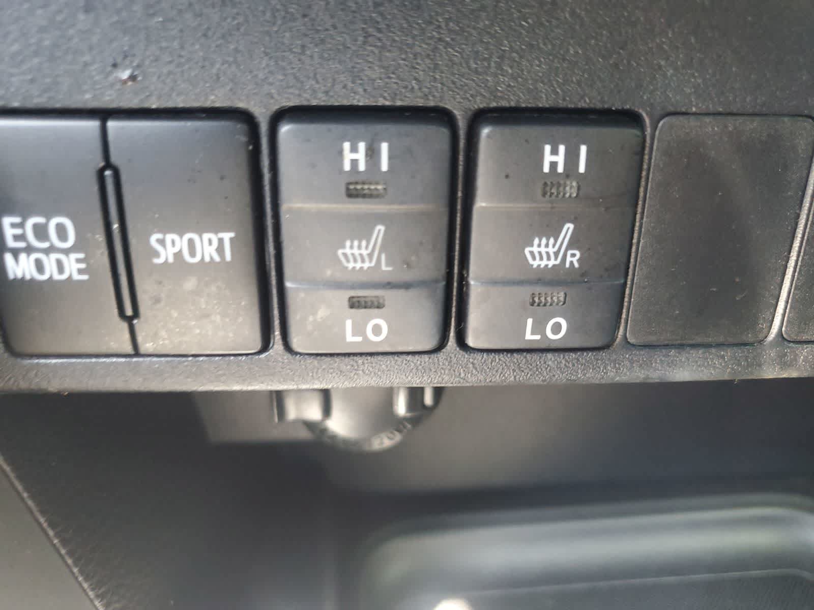 Used 2016 Toyota RAV4 Limited FWD image 26